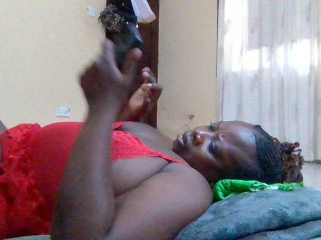 Swityass24 webcam model