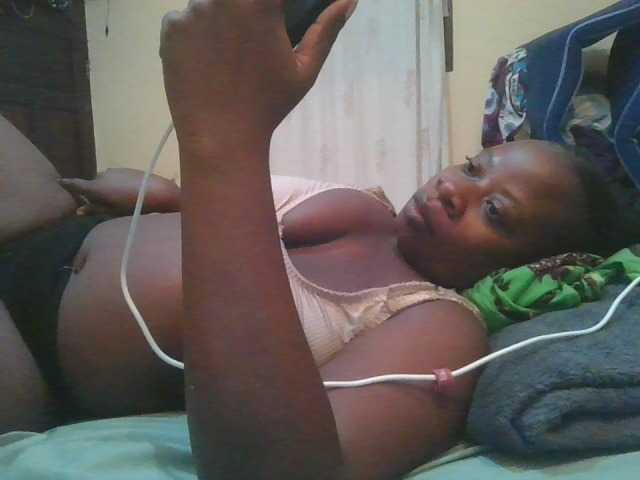 Swityass24 live cam on BongaCams