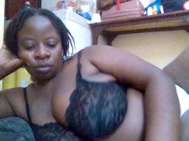 Swityass24 live cam on BongaCams