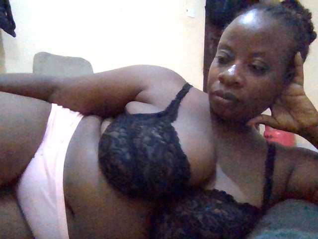 Swityass24 live cam on BongaCams