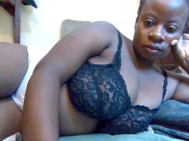 Swityass24 live cam on BongaCams