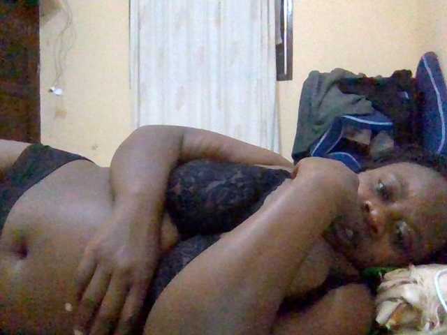 Swityass24 live cam on BongaCams