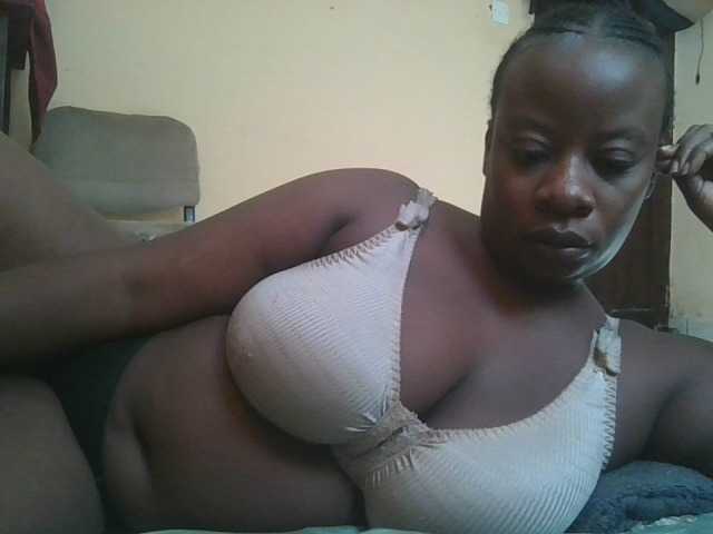 Swityass24 live cam on BongaCams