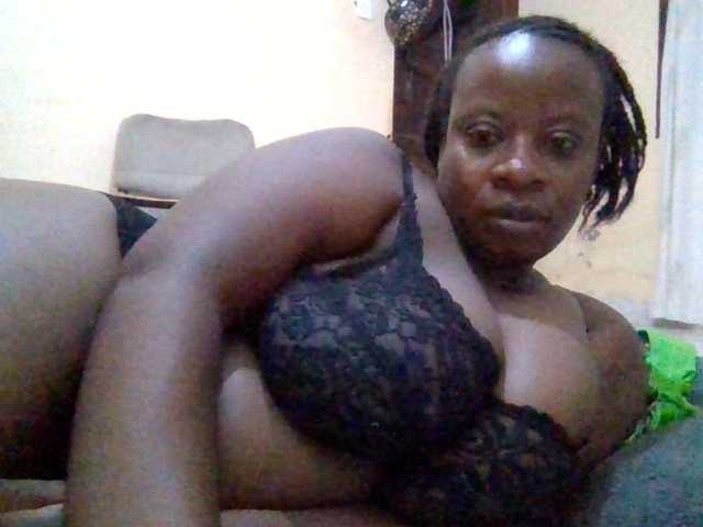 Swityass24 live cam on BongaCams