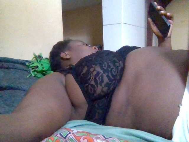 Swityass24 live cam on BongaCams