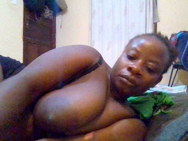 Swityass24 live cam on BongaCams