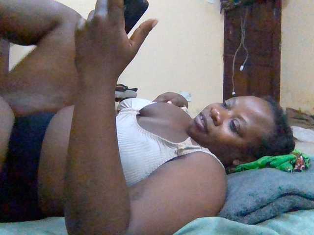 Swityass24 live cam on BongaCams