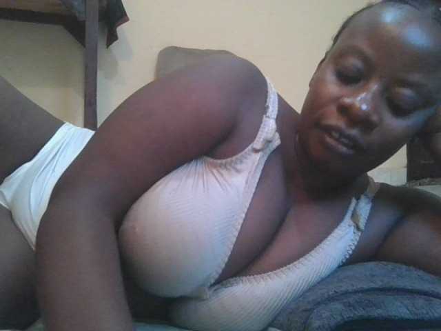Swityass24 live cam on BongaCams