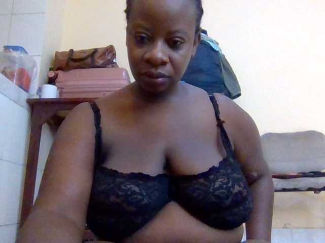 Swityass24 live cam on BongaCams