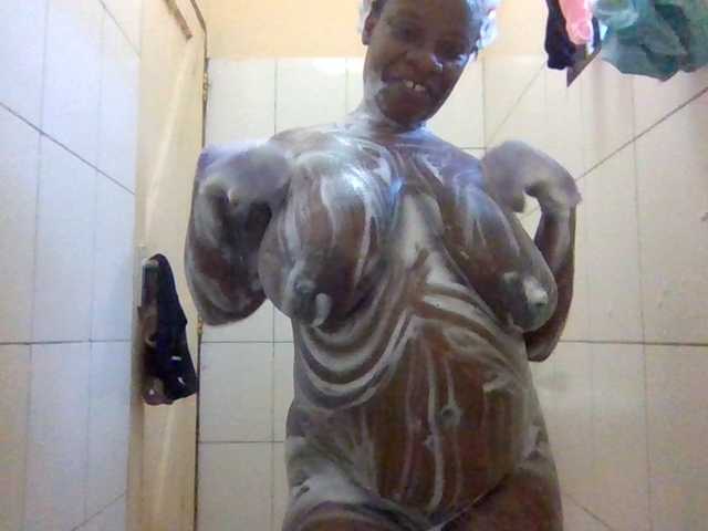 Swityass24 live cam on BongaCams