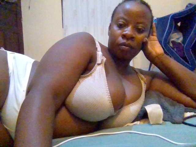 Swityass24 live cam on BongaCams