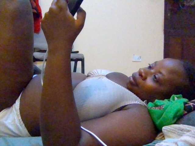 Swityass24 live cam on BongaCams