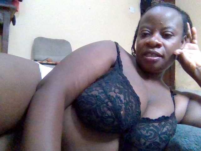 Swityass24 live cam on BongaCams