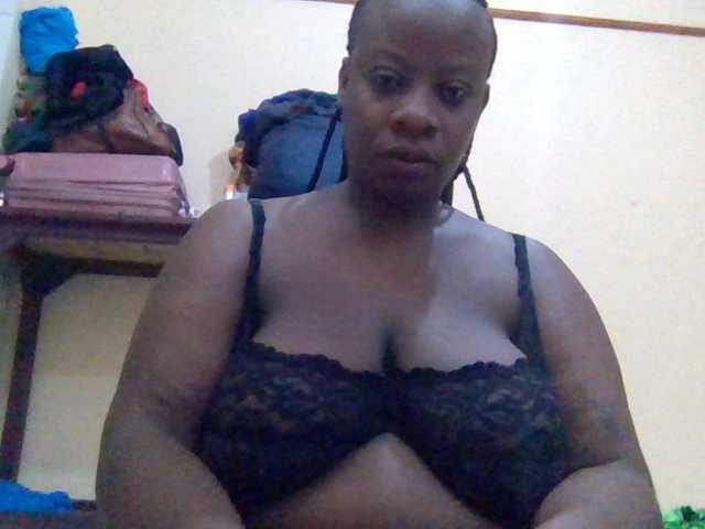 Swityass24, live now on BongaCams