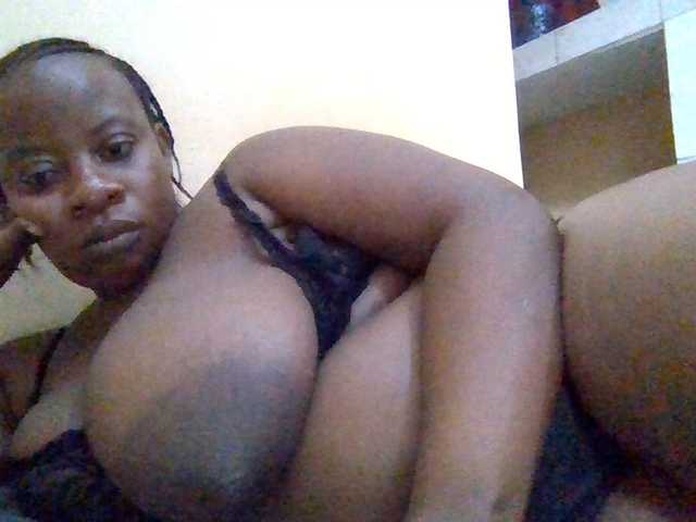 Swityass24 live cam on BongaCams