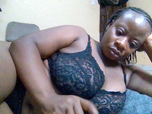 Swityass24 live cam on BongaCams