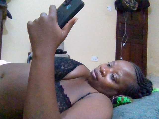 Swityass24 live cam on BongaCams