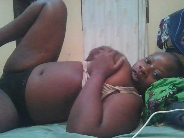 Swityass24 live cam on BongaCams