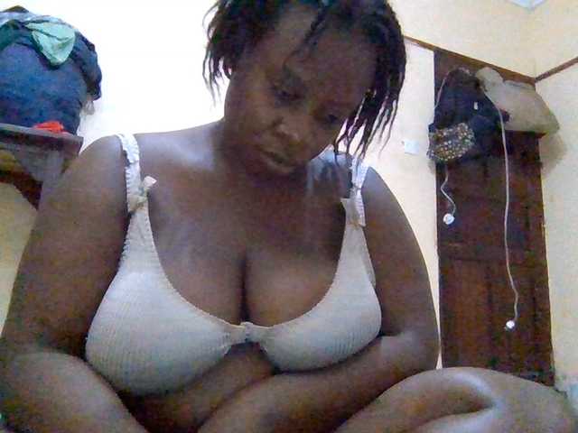Swityass24 live cam on BongaCams