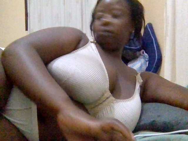 Swityass24 live cam on BongaCams