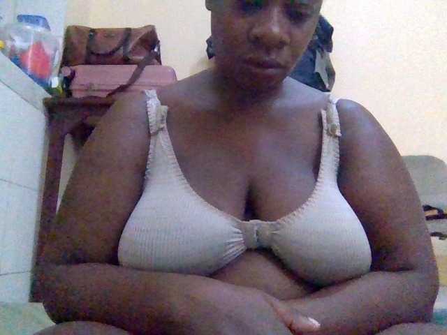 Swityass24 live cam on BongaCams
