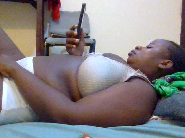 Swityass24 live cam on BongaCams