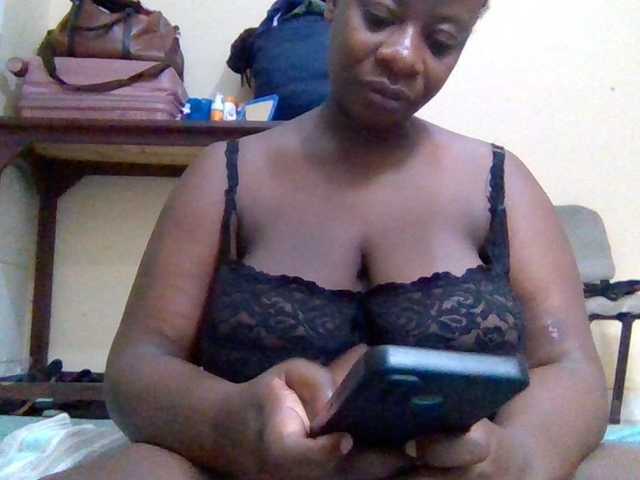 Swityass24 live cam on BongaCams