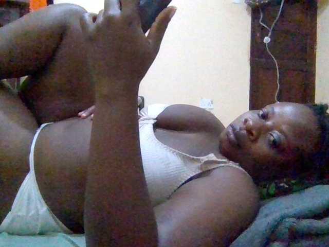 Swityass24 live cam on BongaCams