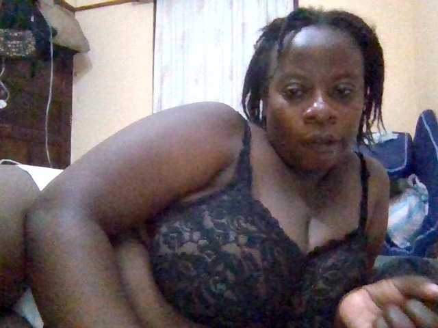 Swityass24 live cam on BongaCams