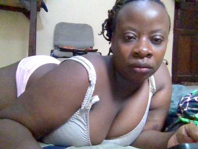 Swityass24 live cam on BongaCams