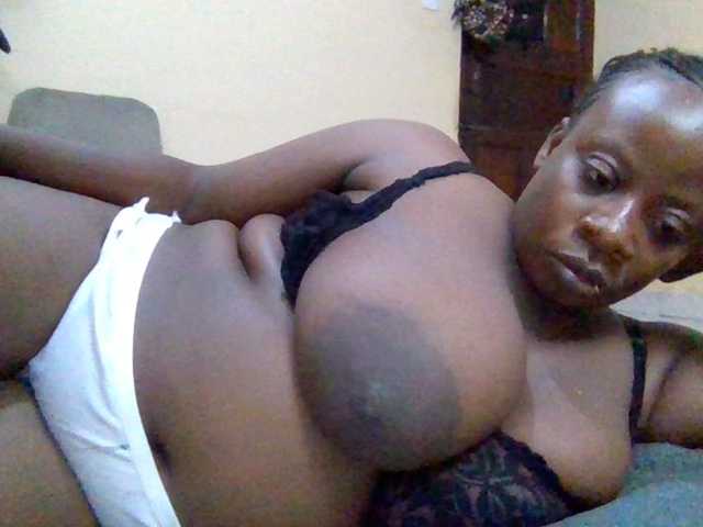 Swityass24 live cam on BongaCams