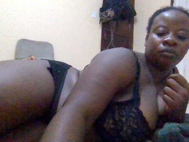 Swityass24 live cam on BongaCams