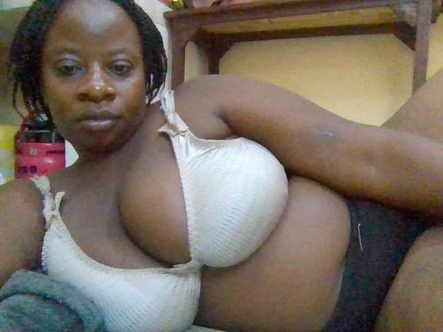 Swityass24 live cam on BongaCams