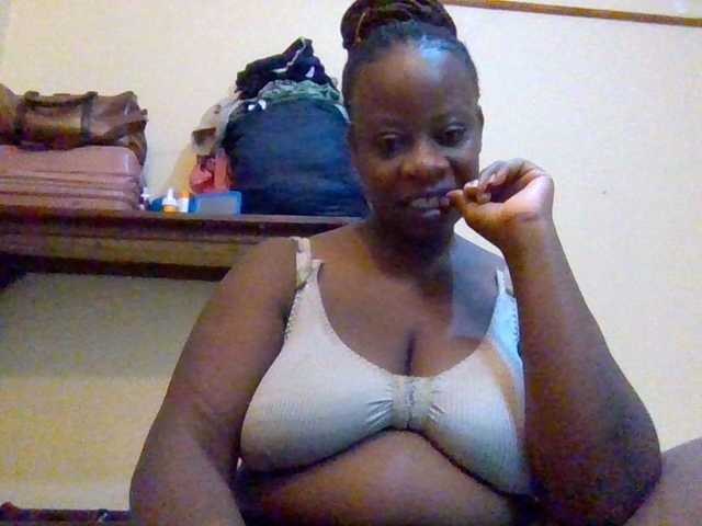 Swityass24 live cam on BongaCams
