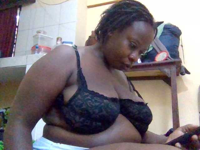 Swityass24 live cam on BongaCams