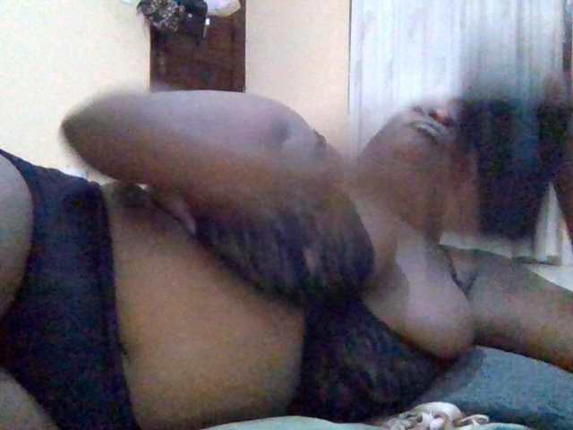 Swityass24 live cam on BongaCams