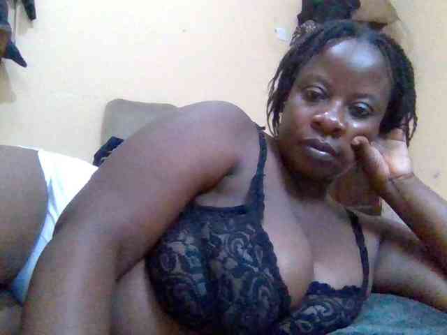 Swityass24 Live Webcam on BongaCams