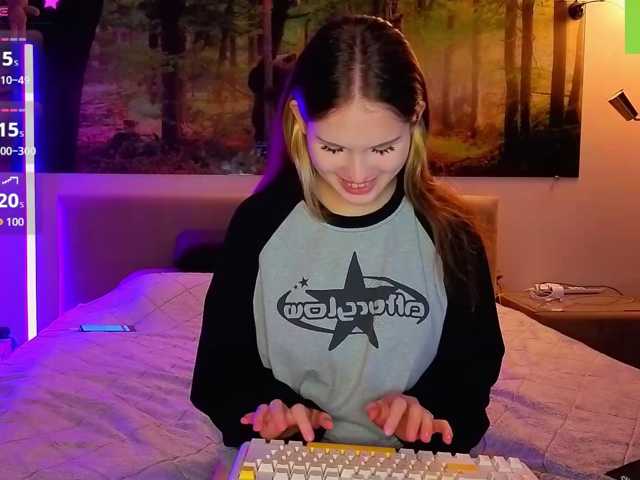 cutie-fox20 live cam on BongaCams