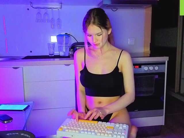 cutie-fox20 live cam on BongaCams