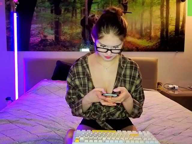 cutie-fox20 live cam on BongaCams
