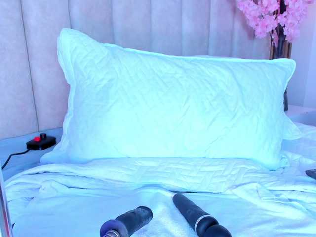 LizSheibaum live cam on BongaCams