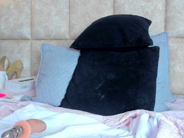 LizSheibaum live cam on BongaCams