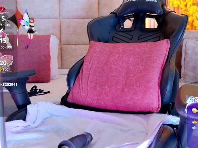 LizSheibaum live cam on BongaCams