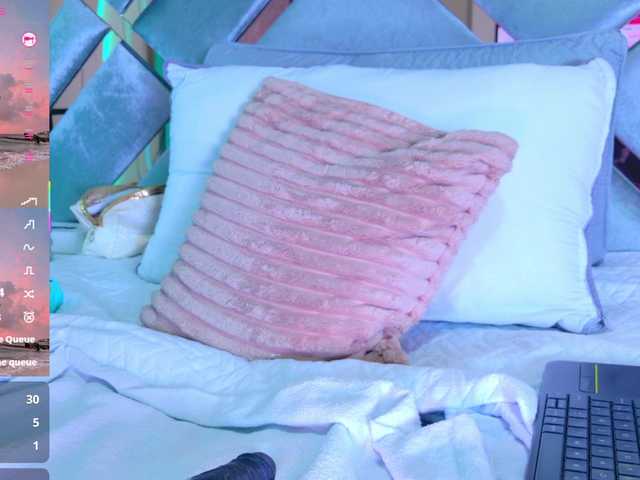 LizSheibaum live cam on BongaCams