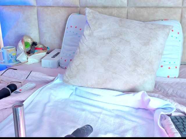 LizSheibaum live cam on BongaCams