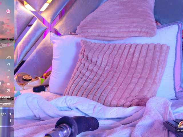 LizSheibaum live cam on BongaCams