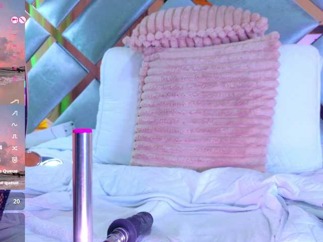 LizSheibaum live cam on BongaCams