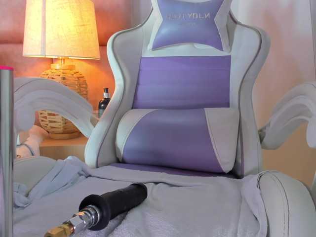 LizSheibaum live cam on BongaCams