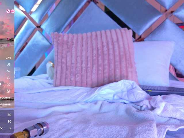 LizSheibaum live cam on BongaCams