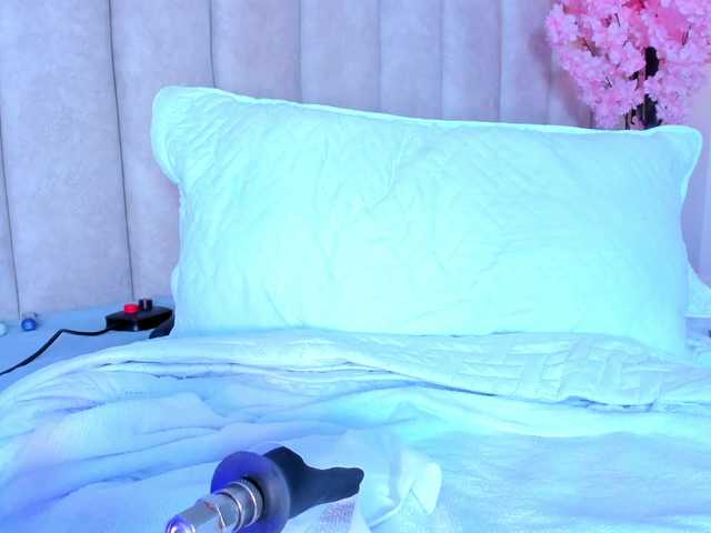 LizSheibaum live cam on BongaCams